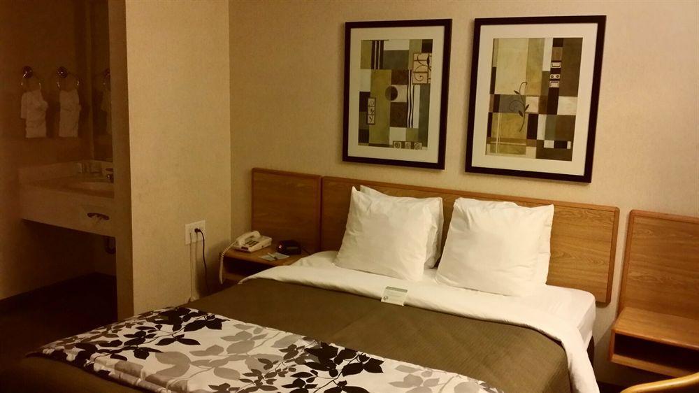 Sleep Inn At Greenville Convention Center Екстериор снимка